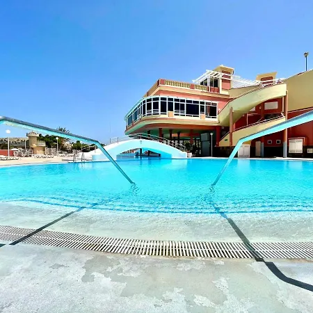 One Bedroom, Beach, Shared Pool In Tenerife South *
