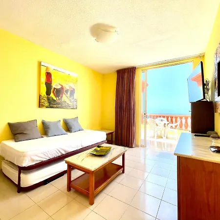 One Bedroom, Beach, Shared Pool In Tenerife South
