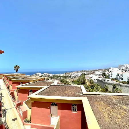 One Bedroom, Beach, Shared Pool In Tenerife South