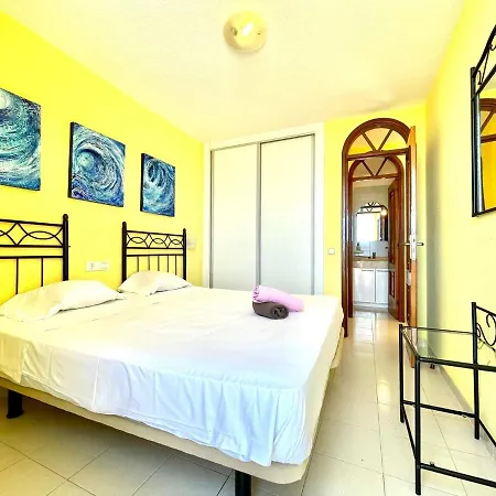 One Bedroom, Beach, Shared Pool In Tenerife South