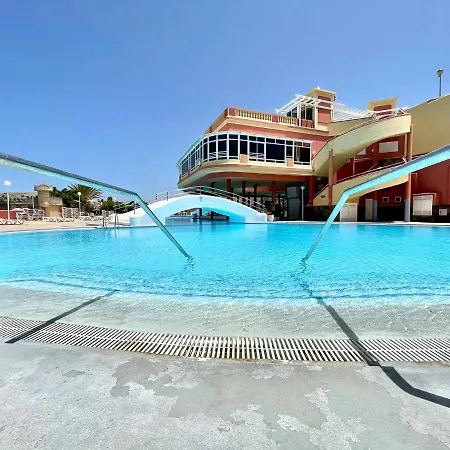 One Bedroom, Beach, Shared Pool In Tenerife South *