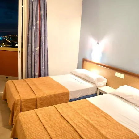 One Bedroom, Beach, Shared Pool In Tenerife South Apartman