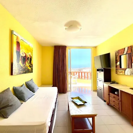 One Bedroom, Beach, Shared Pool In Tenerife South