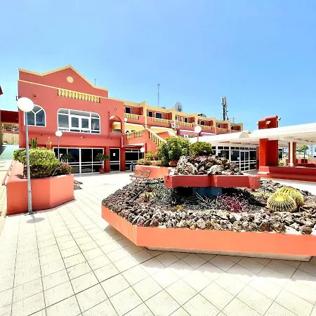 One Bedroom, Beach, Shared Pool In Tenerife South Lägenhet